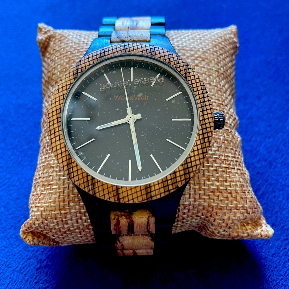 WoodWelt Onyx Men’s Wooden Wristwatch!
